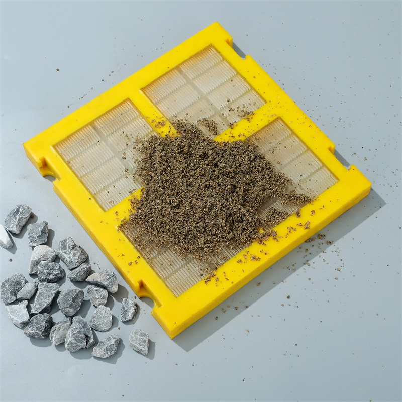 Hump-shape stereoscopic screen panel