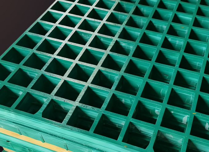 Self-cleaning mesh for environmental areas
