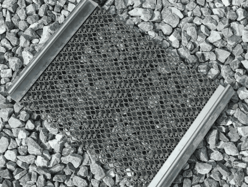W Ripple Self-Cleaning Screens: The Real Advantages in Wet Material Grading