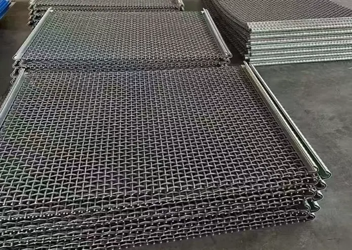 65Mn Steel and Stainless Steel Screen: Who Performs Better in Abrasion Mining