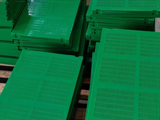 Drainage and Anti-clogging Effects of Slotted Aperture Polyurethane Panels‌