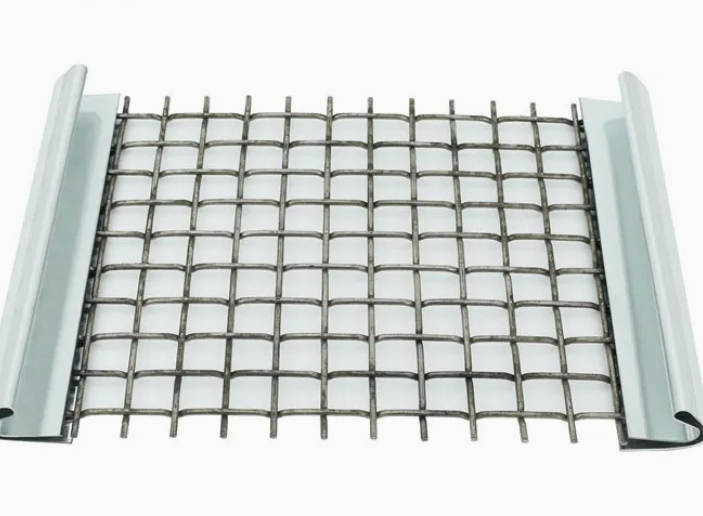 Wear Resistance of Woven Screens in the Pre-screening Process of Gold Ore
