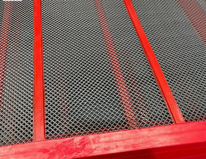 Self-Cleaning Mesh